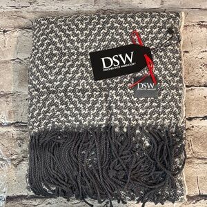 DSW Cream and Gray Patterned Throw